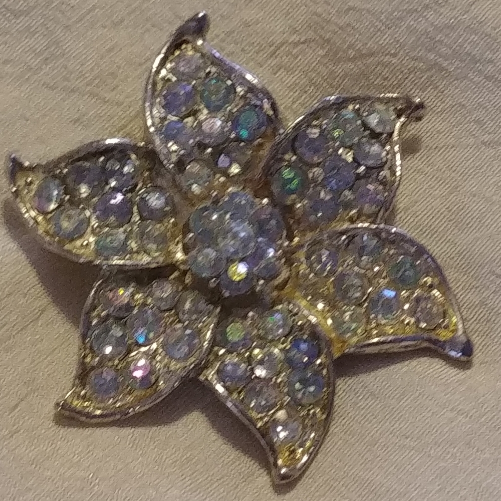 🌺2/$25 or 5/$50 AB Rhinestone Brooch